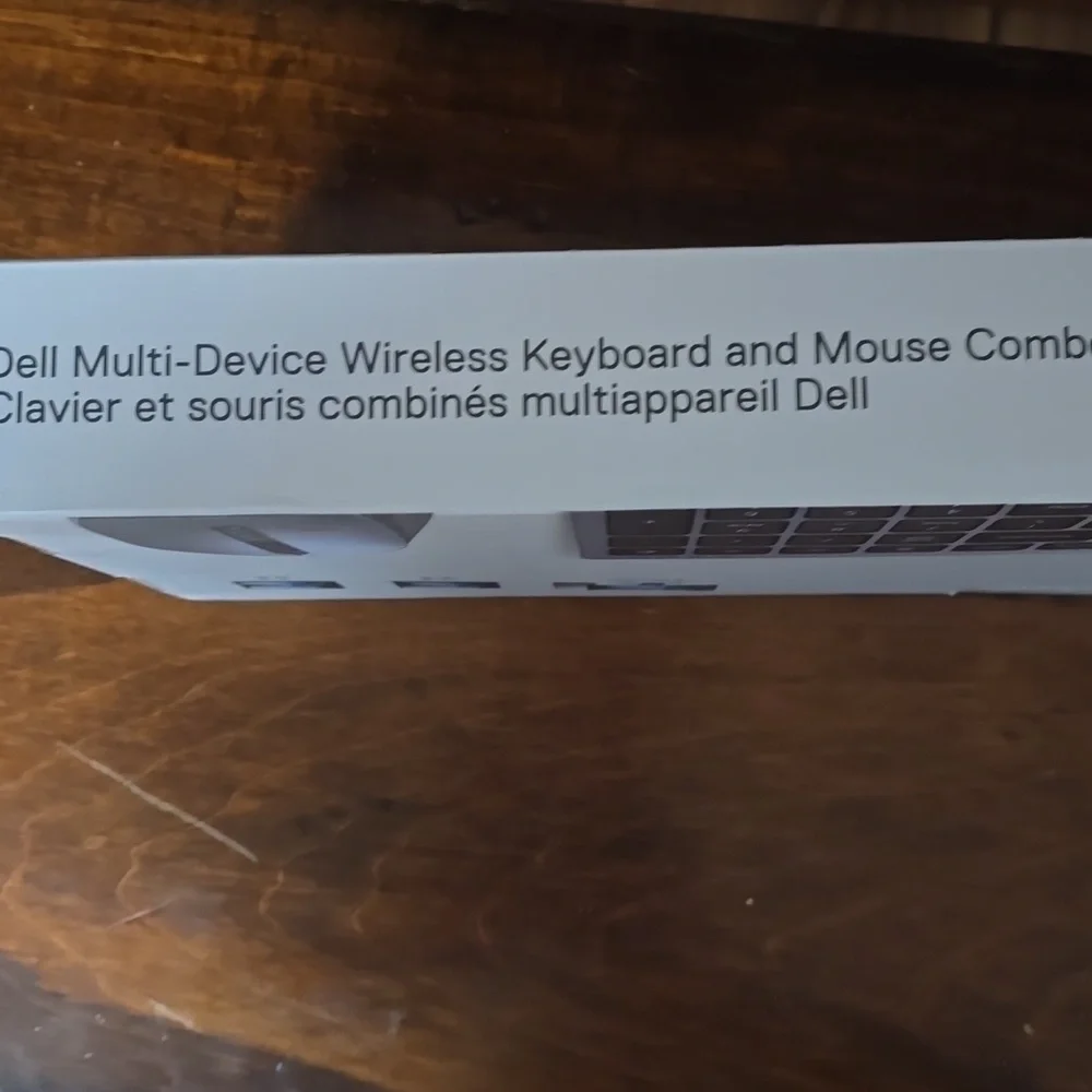 HOST PICK. NIB. Dell Wireless Keyboard and Mouse Set KM7120W